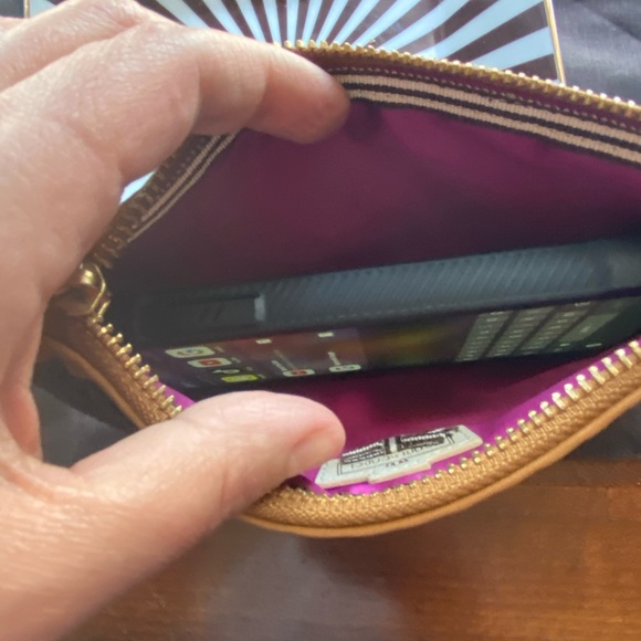 Henri Bendel wristlet